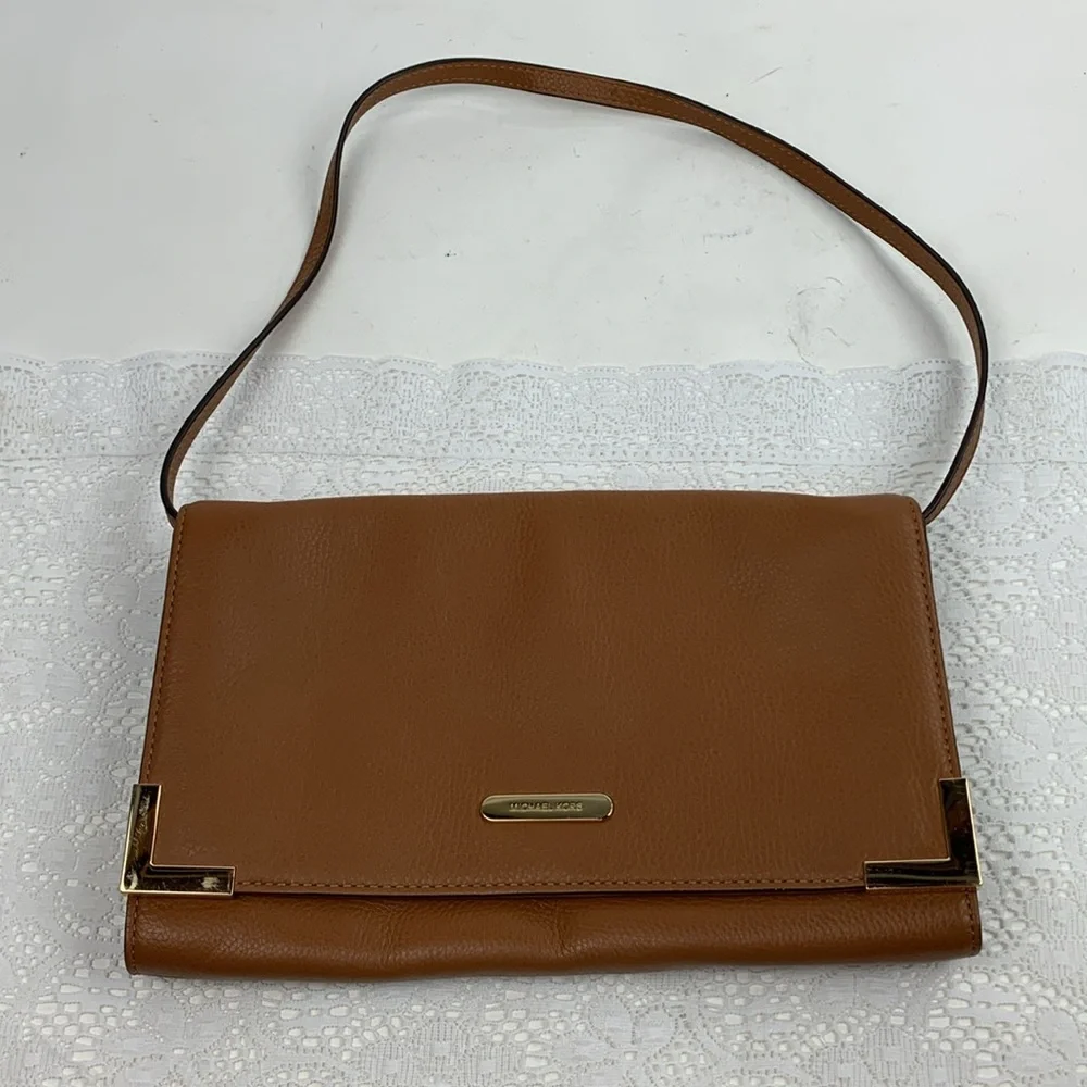 Michael Kors Leather Slim Shoulder handbag purse Brown Gold trim Lined Pockets